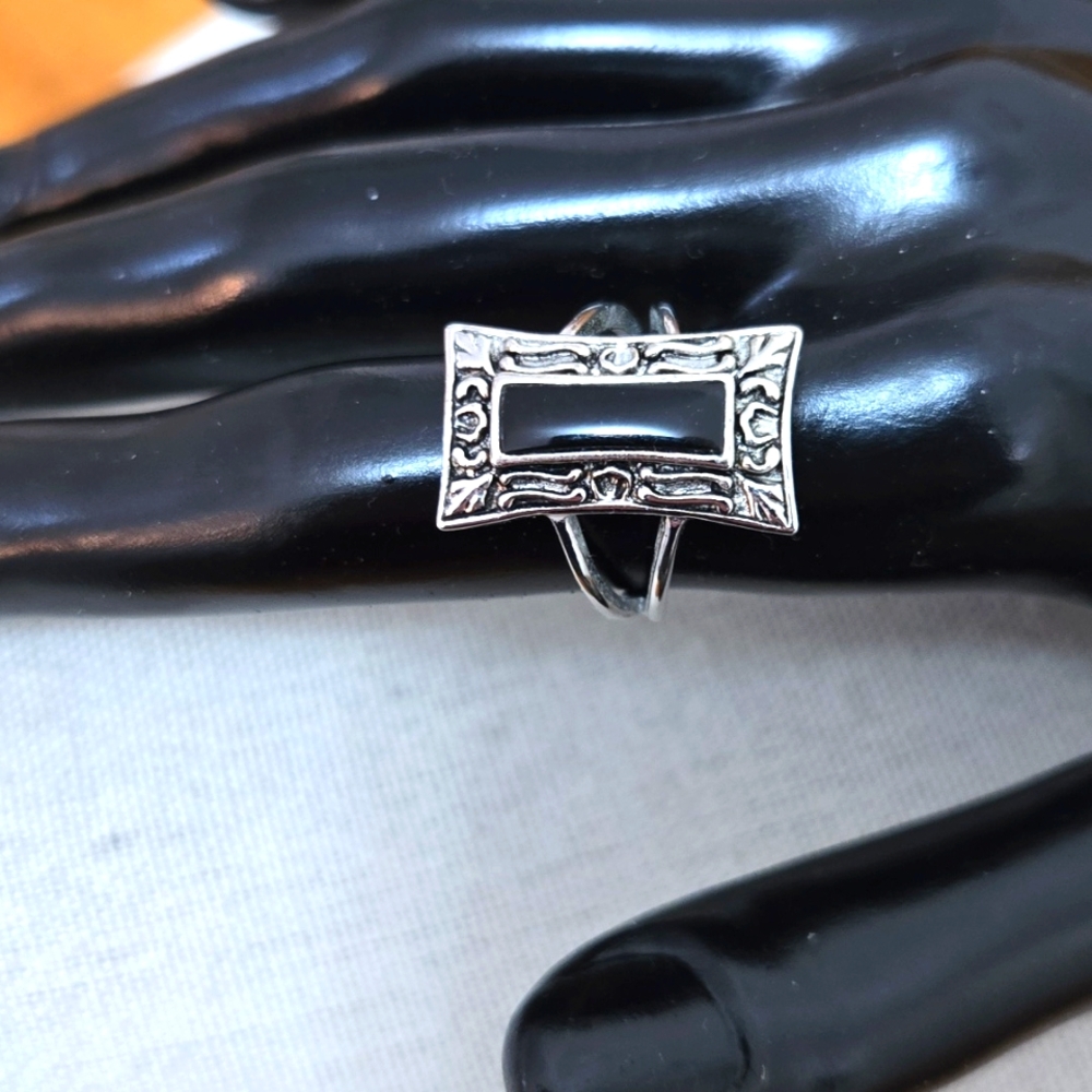 Silver & Black Rectangular Ring Made In Thailand - image 2